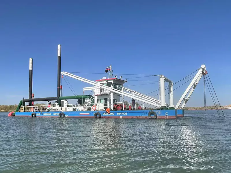 Kapal korek sedutan pemotong—alat yang berkuasa untuk pemecahan batu yang cekap dan penyingkiran kelodak.