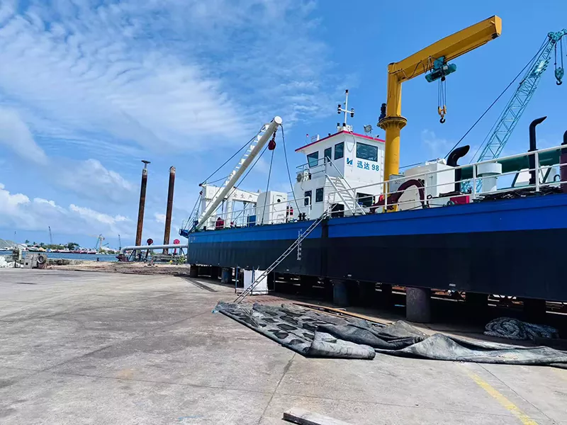 Kapal Korek Tugas Berat